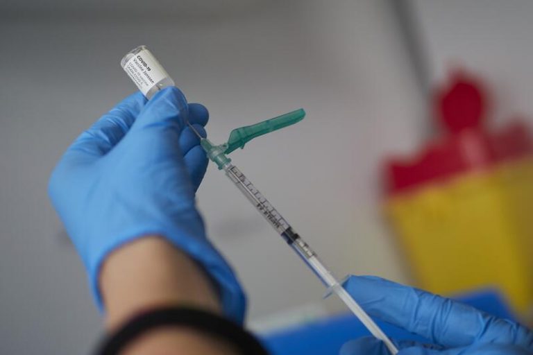Uno de cada tres pacientes actuales de UCI en Navarra tiene menos de 45 años