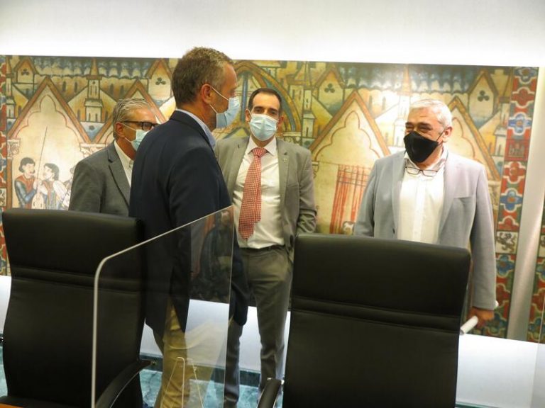 PP, VOX y Cs tildan de «escándalo» que el PSOE prepare una enmienda al Estatuto de Autonomía en Murcia