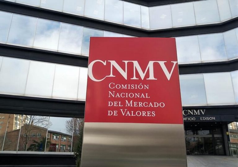 La CNMV advierte sobre 31 ‘chiringuitos financieros’ en el extranjero