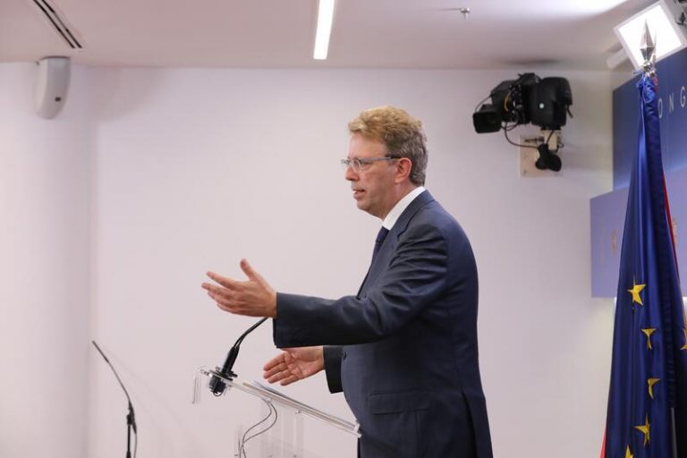 El PDeCAT pide paralizar 3 líneas de muy alta tensión que atravesarán Cataluña desde Aragón