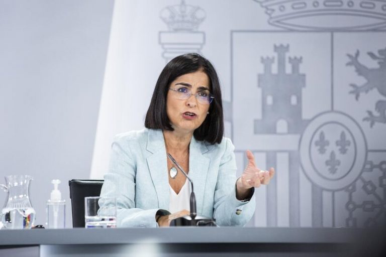 Darias: La situación epidemiológica «mantiene la tendencia descendente y rápida»