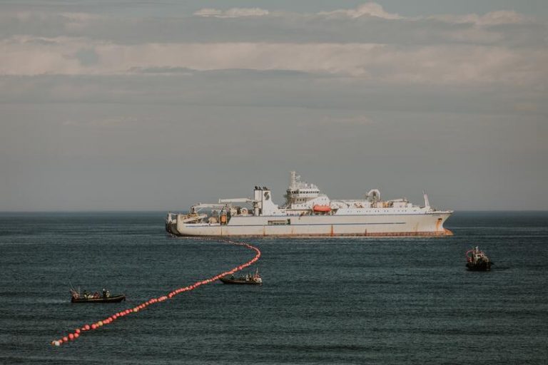 Google instala en Sopelana un cable submarino que conectará EE.UU., Reino Unido y España