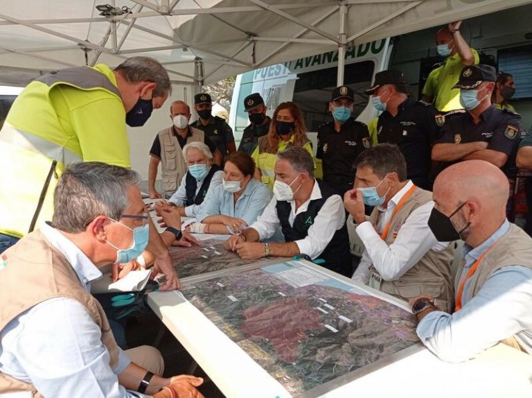 Andalucía destaca «perfecta» coordinación con el Gobierno contra el incendio de Sierra Bermeja