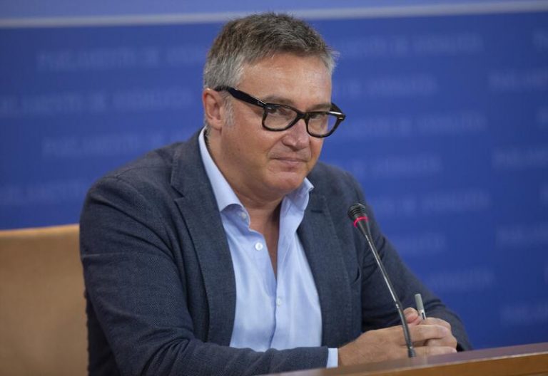 Vox acusa a Espadas de «beneficiarse del tinglado corrupto» del PSOE-A en la Junta