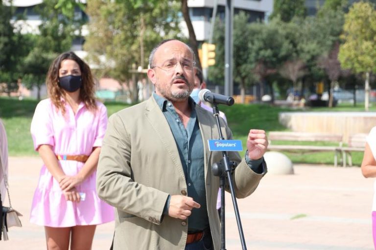 Fernández defiende una Cataluña plural frente a la «decadencia» nacionalista