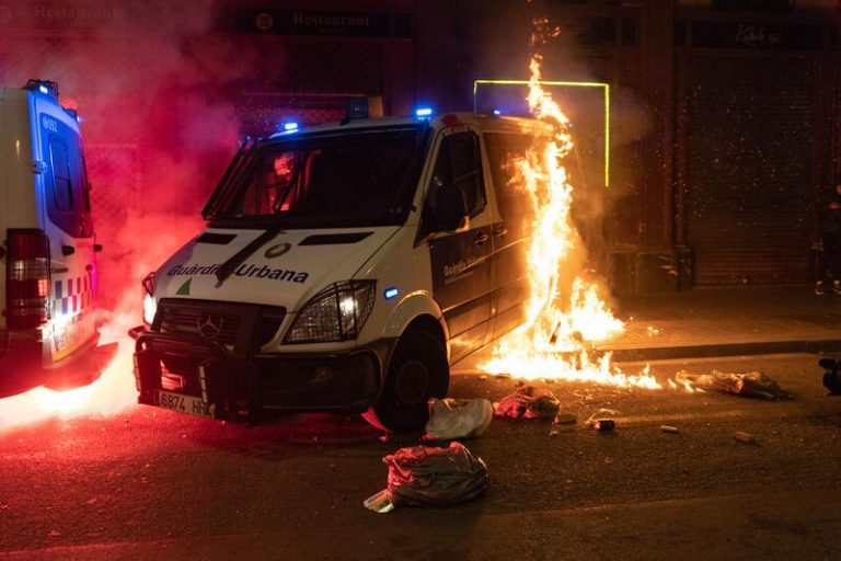 El juez procesa a 13 miembros de los CDR por pertenencia a organización terrorista