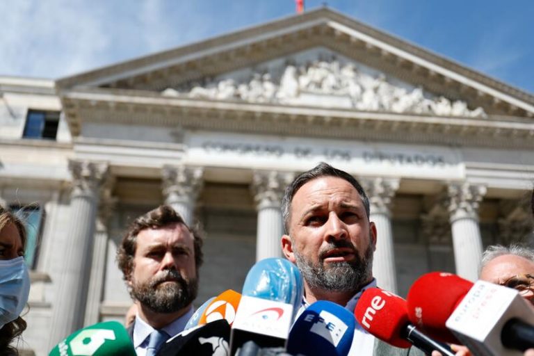 El PP y Cs abroncan a Vox por ‘disfrazar’ de ahorro su propuesta para reducir el número de comisiones
