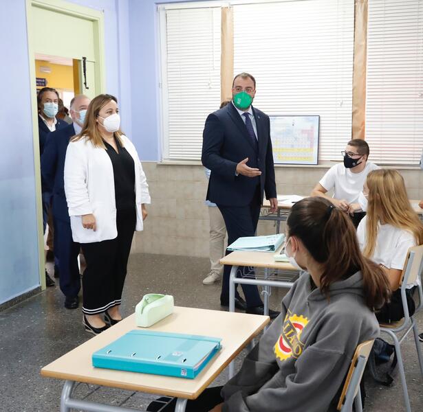 El 93% del alumnado asturiano mayor de 12 años ya tiene la primera dosis