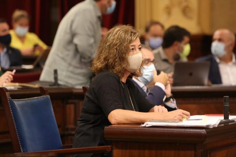 Armengol anuncia que los PGE de 2022 tendrán una partida para la insularidad