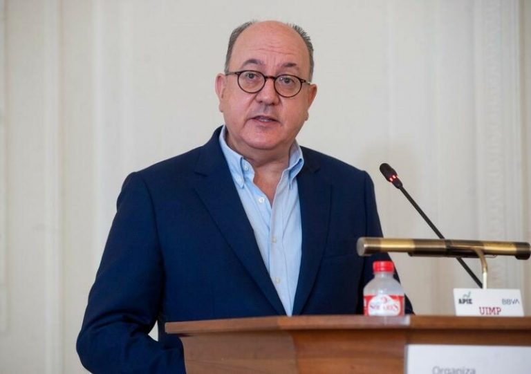 Roldán pide ayuda de las autoridades en la lucha contra el cambio climático