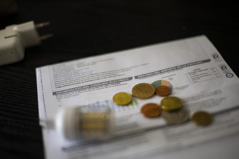 El precio de la luz se relaja este viernes con una caída del 11,6%