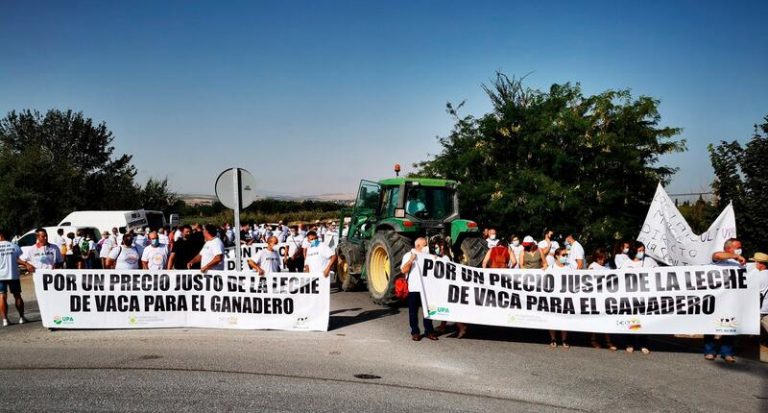 UPA acusa a ciertas industrias de quedarse con los «insuficientes» céntimos que ha subido la leche