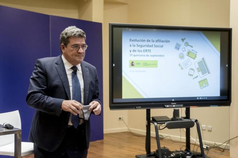 Escrivá estima que se crearán unos 50.000 empleos en septiembre