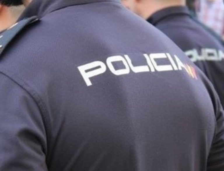 Seis agentes declaran por una ‘patada en la puerta’ en una fiesta ilegal en un piso turístico de Madrid