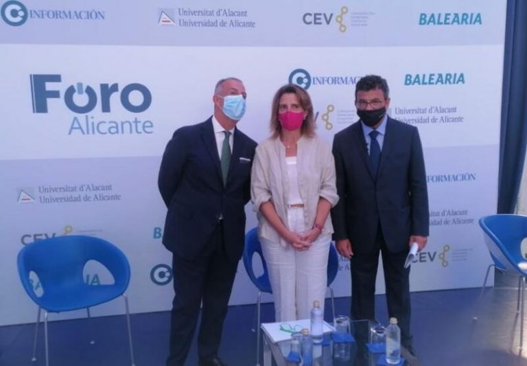 Ribera dice que las medidas para bajar el precio de la luz se notarán ya en la factura de septiembre