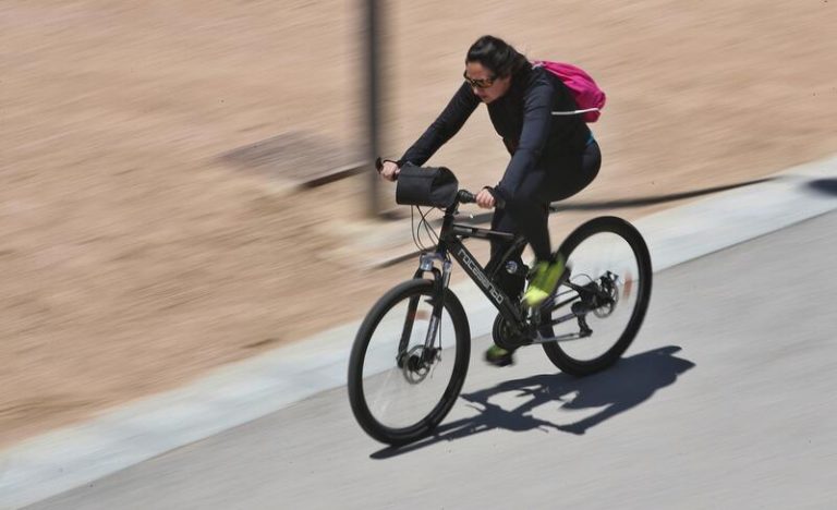 IU llama a defender la movilidad sostenible