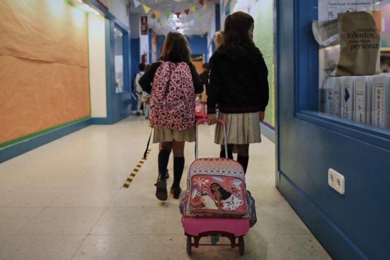 Cantabria cierra siete nuevas aulas y se elevan a 17 las confinadas