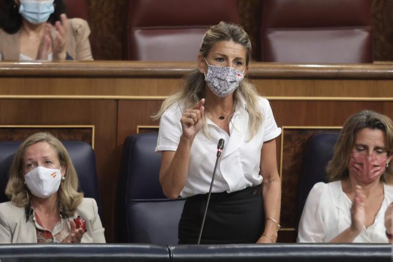 La oposición pide cuentas al Gobierno en el Congreso por su «chantaje de eléctricas»