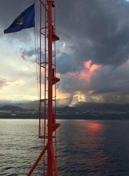 Prohíben la navegación en las zonas próximas a la erupción volcánica en La Palma