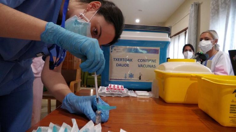 Euskadi reduce hasta 69 los nuevos contagios, la cifra más baja desde el inicio del verano