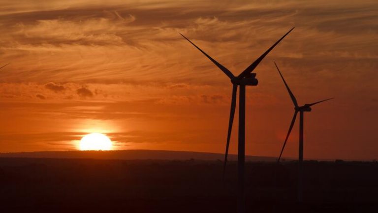 UGT expresa su «rechazo frontal» al cierre de la fábrica Vestas de Viveiro