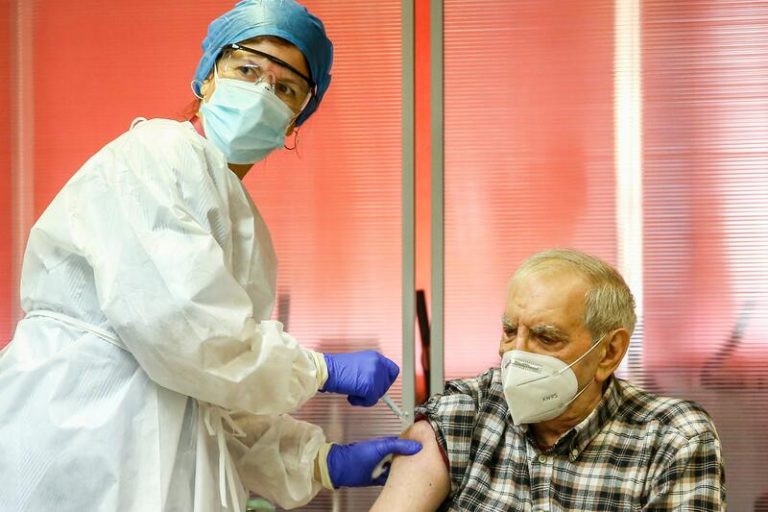 Madrid administrará dosis de refuerzo en residencias de mayores