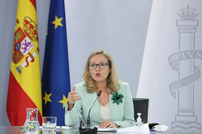 Calviño pide a CCAA abordar la reforma de financiación con actitud «constructiva»