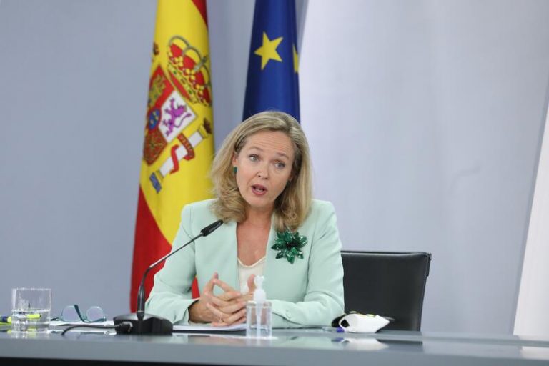 Calviño sobre la Ley audiovisual: «El Gobierno está comprometido con la protección de lenguas cooficiales»