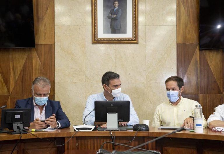 Sánchez llama a los palmeros a la «prudencia» dada la «imprevisibilidad»