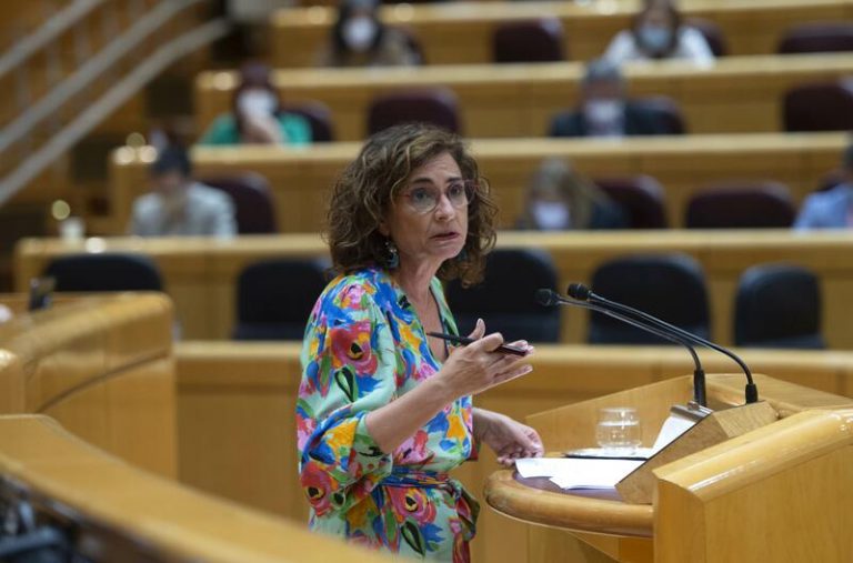 El Gobierno estudiará ampliar la rebaja del IVA a la luz más allá del 31 de diciembre