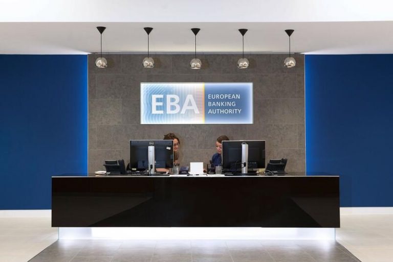 La EBA se marca como «prioridad» para 2022 la vigilancia de las nuevas plataformas digitales de banca