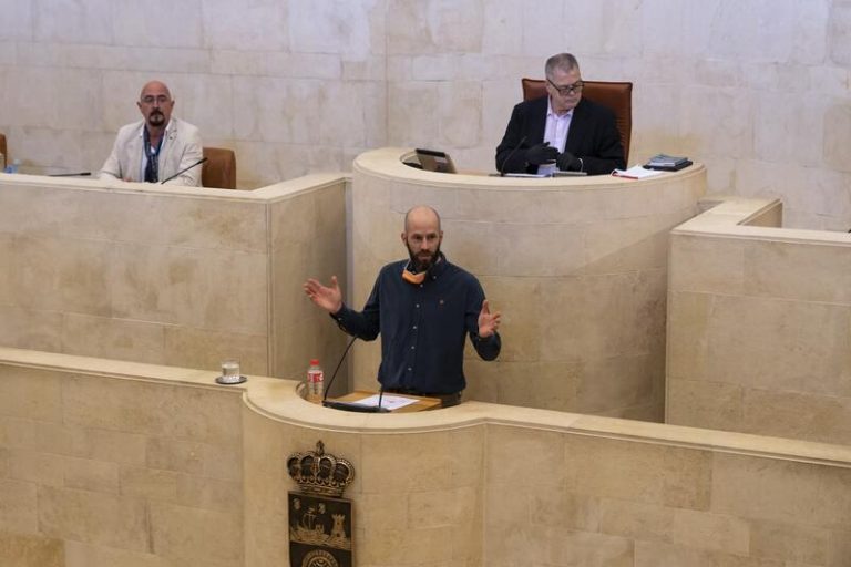 Cantabria plantea marcar las restricciones fijándose más en los ingresos que en la incidencia
