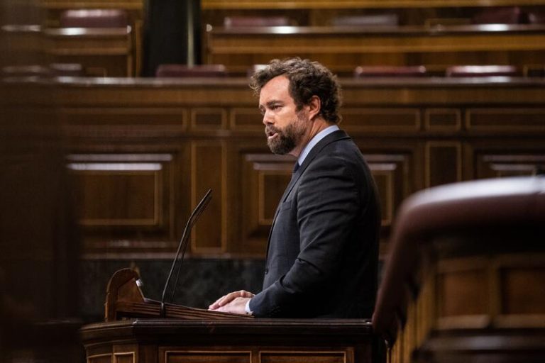 Aluvión de críticas a Vox por pedir censurar al Gobierno por decretar un estado de alarma que ellos mismos pidieron