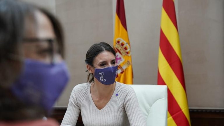 Montero, tras el insulto de un diputado de Vox: «Es una constante en los grupos de la oposición»