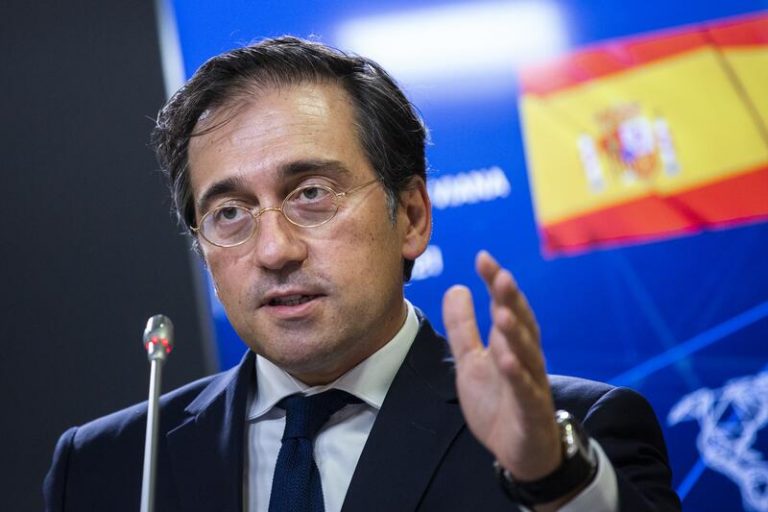 Albares se reúne con su homólogo de Venezuela con vistas a apoyar el diálogo