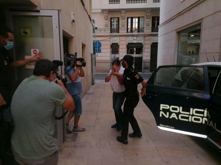 El acusado de matar a su pareja en Calpe (Alicante) lo niega