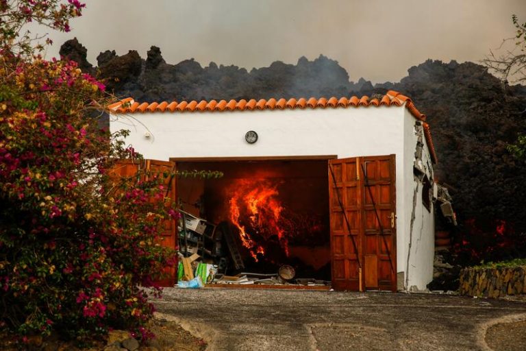 El terreno ganado al mar será propiedad del Estado, que deberá proteger la lava sobre las fincas privadas