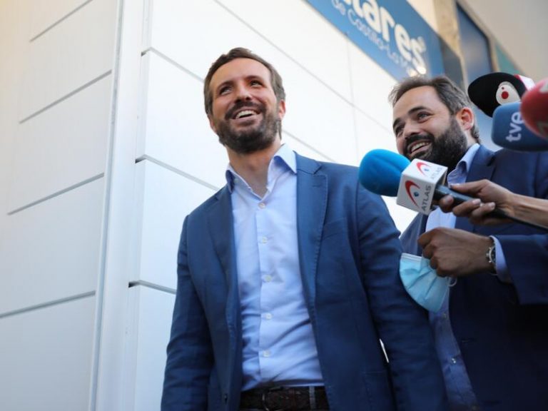Casado se rodea de líderes internacionales en la Convención