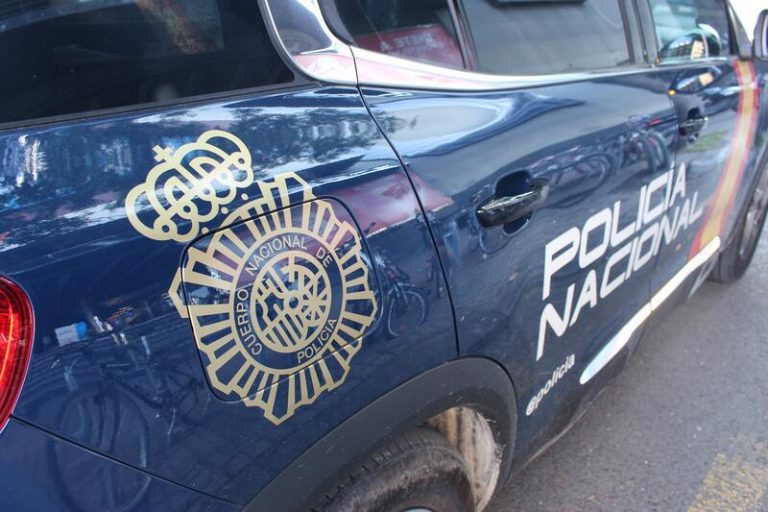 Detenida una mujer por fingir estar enamorada de un octogenario y estafarle 4.000 euros