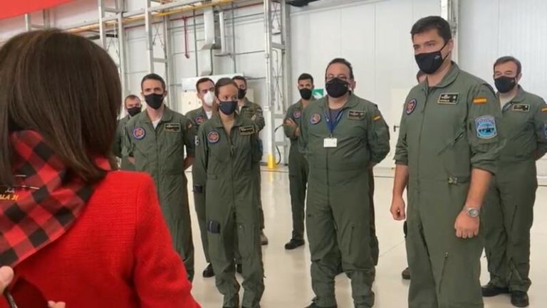 Los pilotos de los vuelos desde Kabul sin apagar motores: «Imposible no sentir empatía»