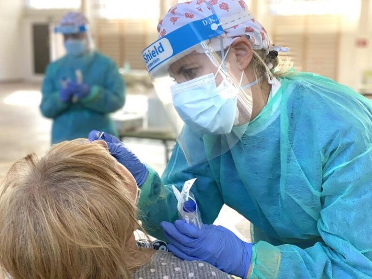 Valencia notifica 9 fallecidos y 210 nuevos casos