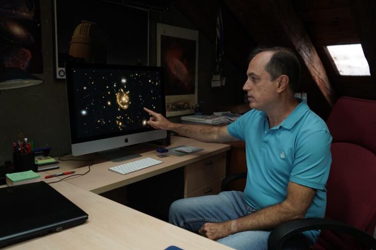 Un total de 9.400 millones de años luz separan la Tierra del ‘Anillo Fundido’ de Einstein
