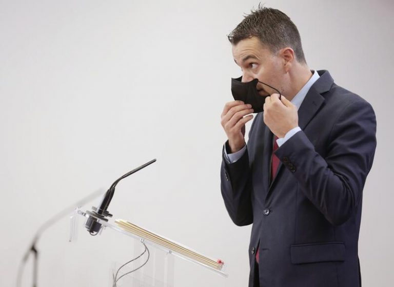 El PSOE no se cierra a estudiar la regulación del uso de las lenguas cooficiales en el Congreso
