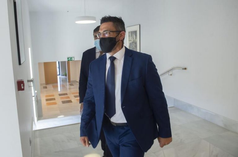 La Policía deja sin empleo y sueldo al exchófer de Bárcenas y otros dos agentes implicados en ‘Kitchen’
