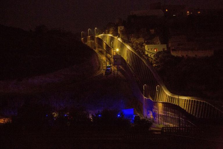 España y Marruecos evitan un intento de entrada de 400 migrantes «a pesar de la violencia empleada»