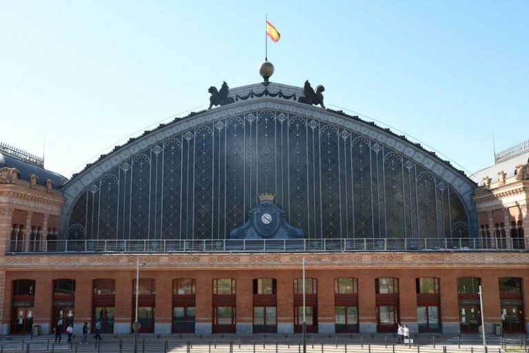 Adif adjudica a Avintia y Promociones, Edificios y Contratas la restauración de Atocha por 3,4 millones