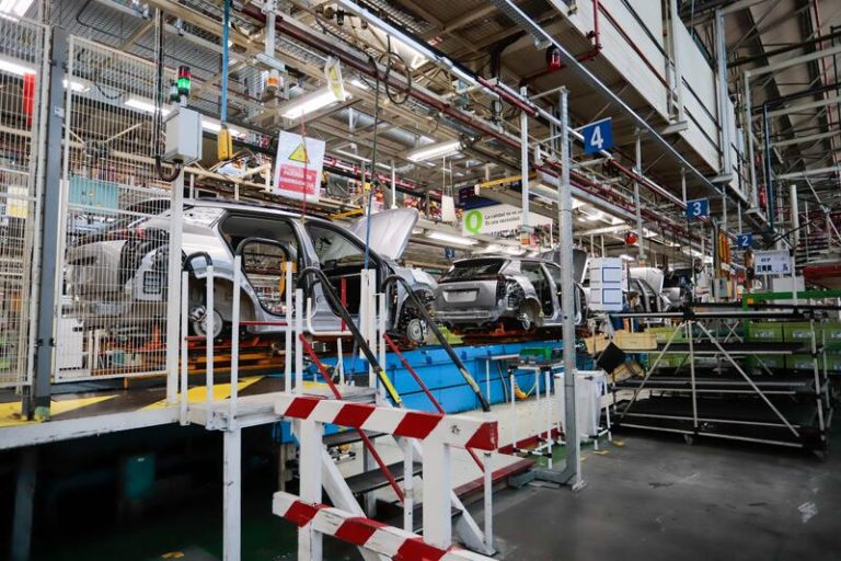 El sector automóvil recorta un 26,2% el superávit comercial en julio, hasta 945 millones