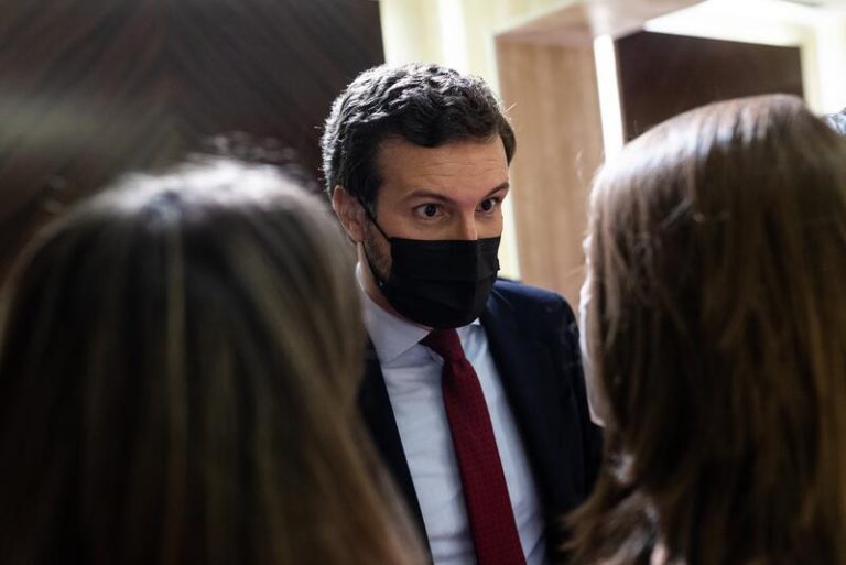 Casado dice que los españoles «ya piden claramente un cambio»