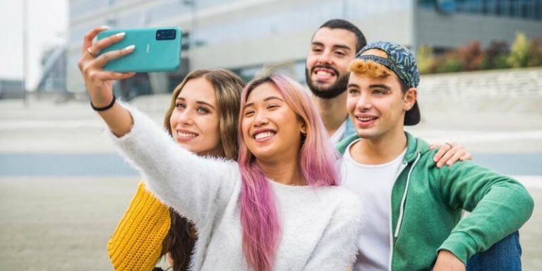‘Ghosting’, ‘curving’ o ‘instagrandstanding’: los nuevos términos que describen las relaciones en línea