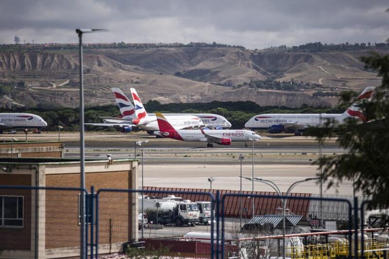 PP y Vox presionan mañana en el Congreso para rebajar las tasas aeroportuarias de Aena